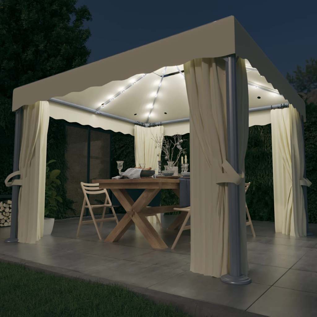 Paviljong Med Draperi Och Ljusslinga Led Gräddvit