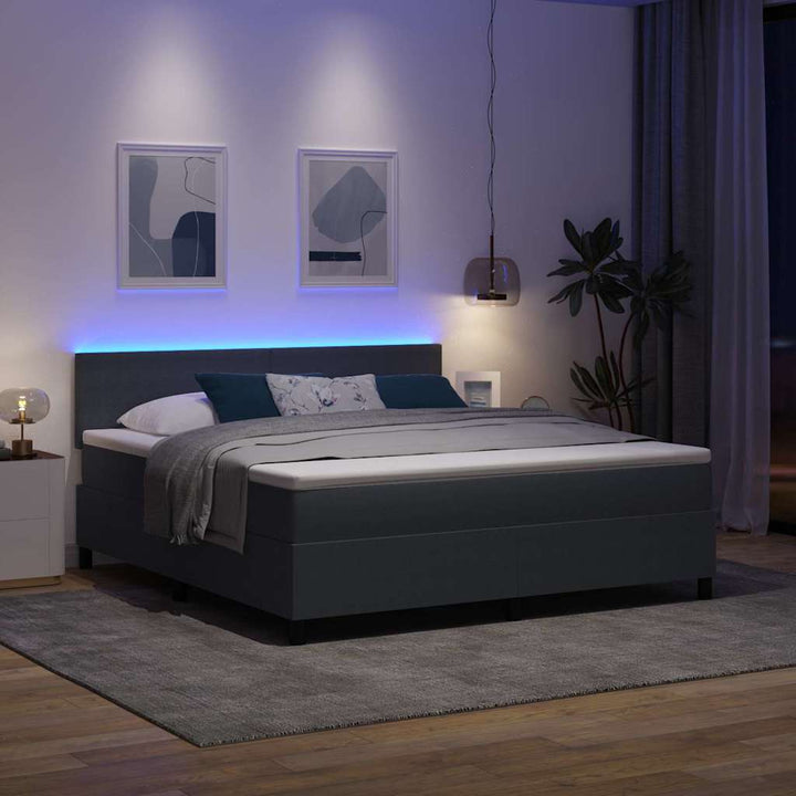 Led Box Säng Och Vit Kordread Tyg