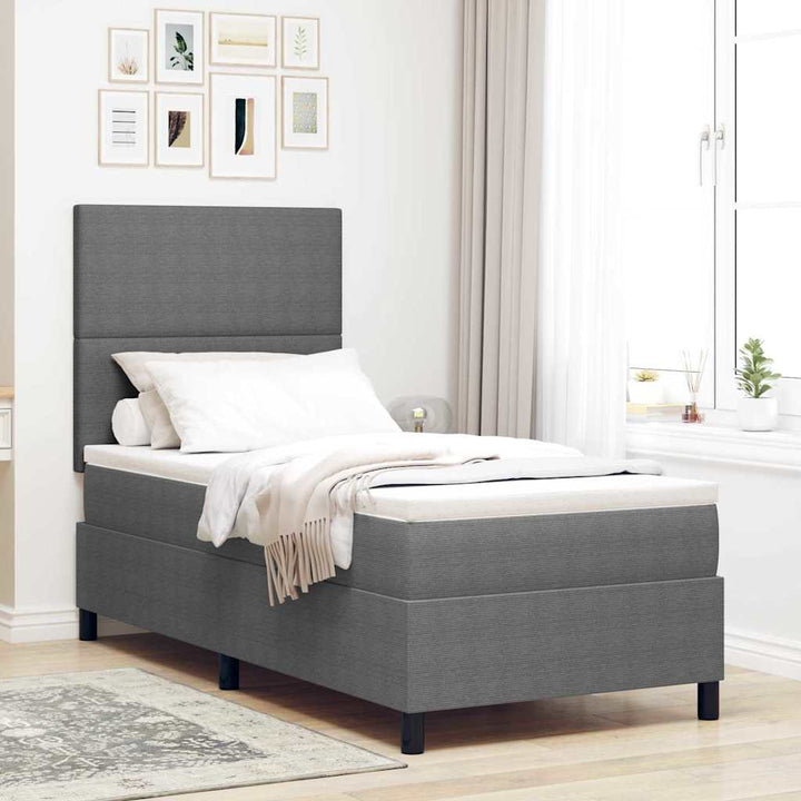 Led Box Säng Och Vit Kordread Tyg